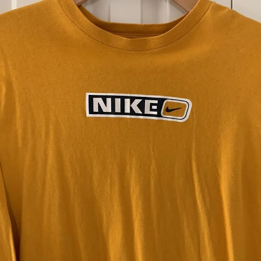 Nike Vintage 90s Spell out Tee Shirt XL workout iowa michigan‎ y2k